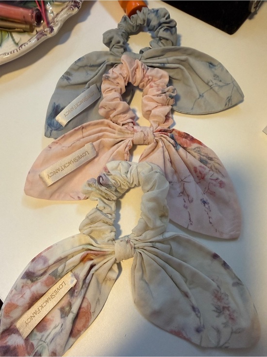 set of 3 : LoveShackFancy Floral Bow Scrunchie Set of 3 - Pink, Blue, Cream main image 5